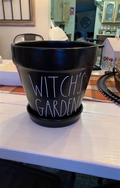 Witch boo planter